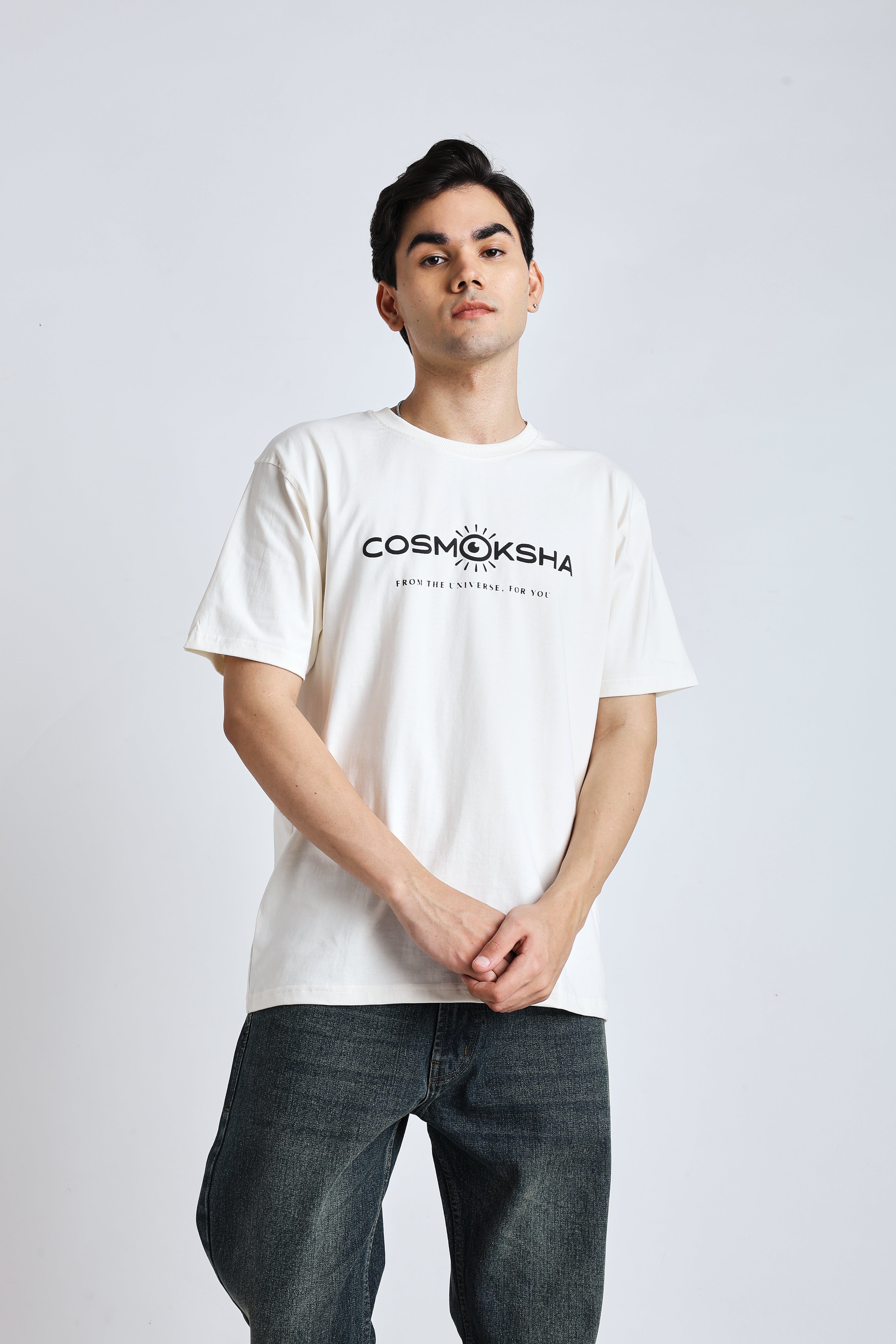 Men's off-white over-sized tee