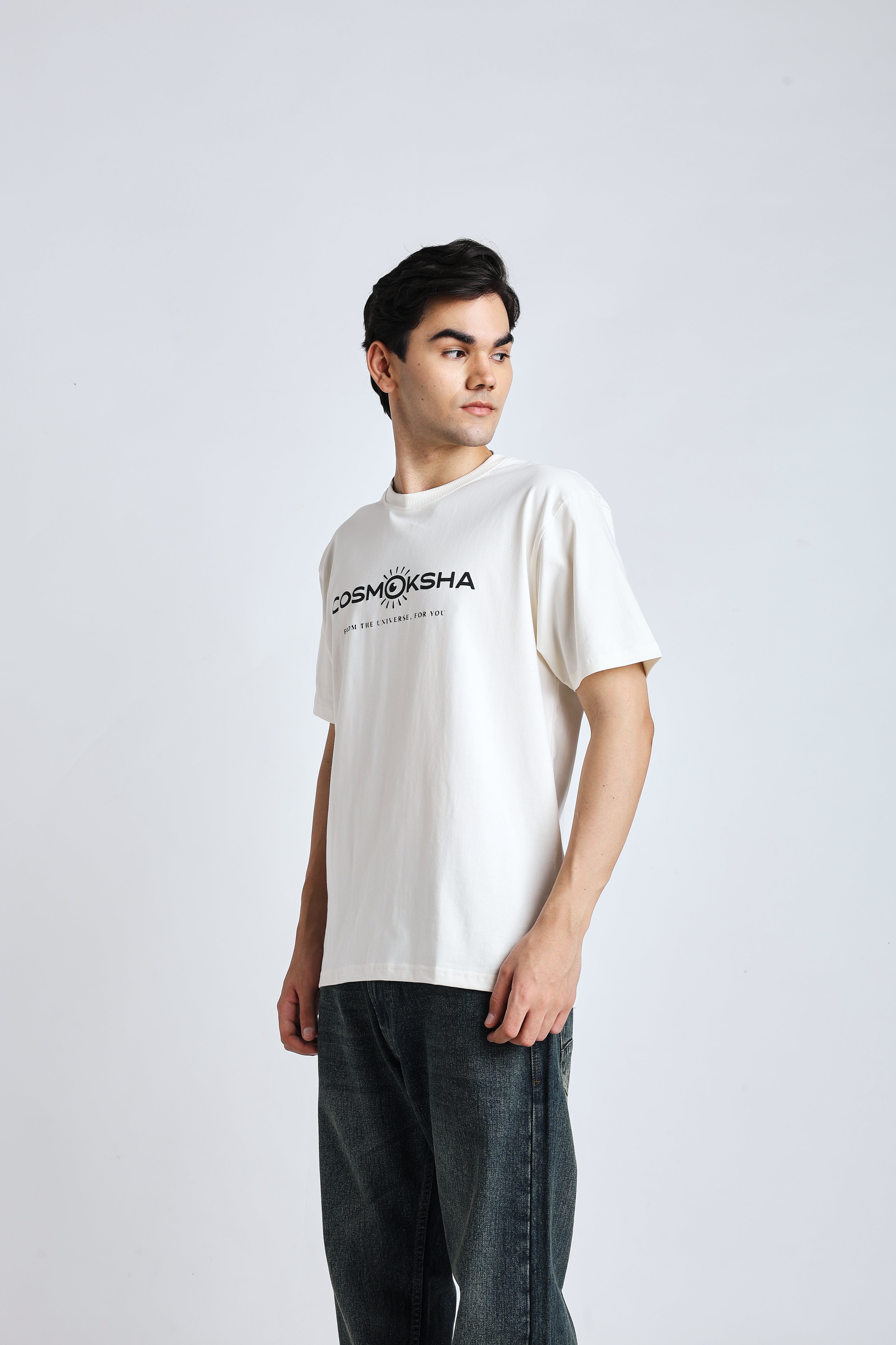 Men's off-white over-sized tee